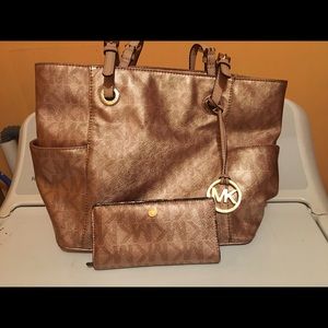 Michael kors purse and wallet